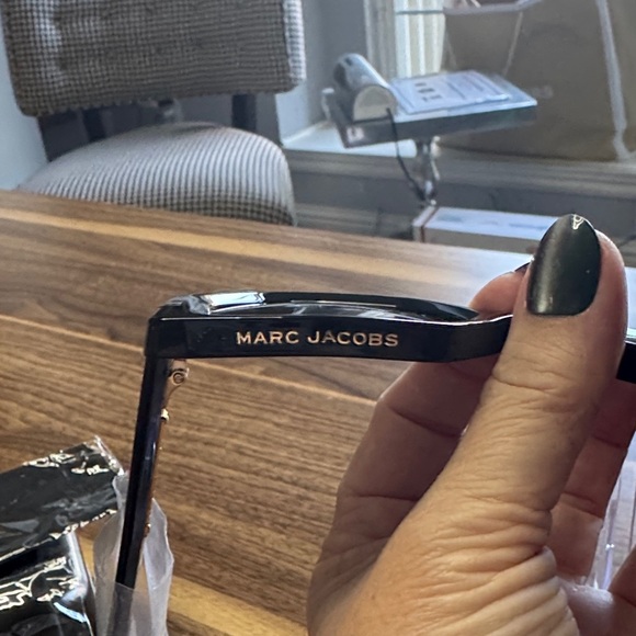 Marc Jacobs Bold Black Sunglasses - Picture 4 of 13